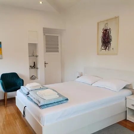 Vera Apartment